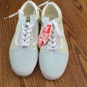 Vans casual sneakers US mens 6/ US womens 7.5 NEW with tag